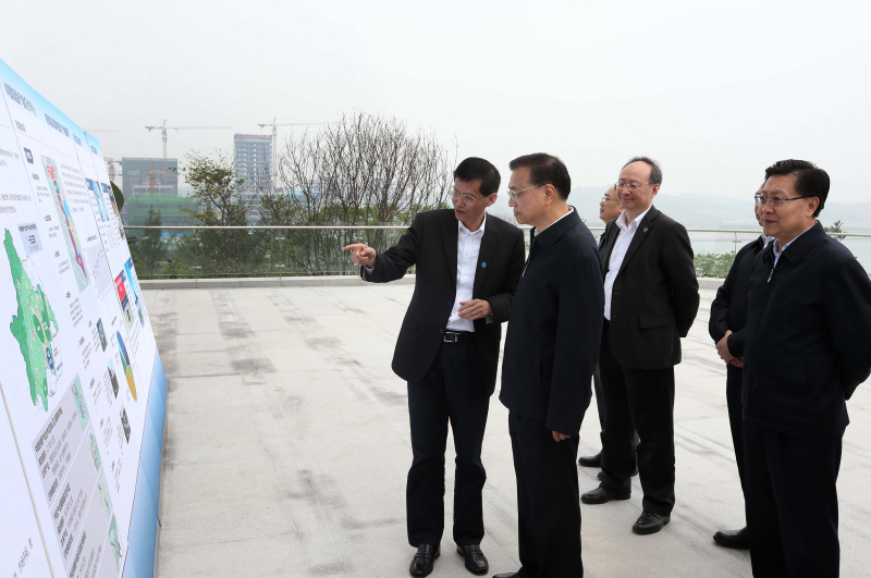 ���ǿ25���ڳɶ��츮��������߳��εĳɶ���ѧ�ǡ��ɶ���ѧ�Ǵ�һƬ�ĵذεض���δ���������¼������²�ҵ����ҵ̬�ľۼ���������˵������ѧ�ǵ���ͼ�Ѿ���ͣ���ܻ����γɣ�����Ҫ���¾��ú��������¶�����չ���������Ĵ���չ�����档